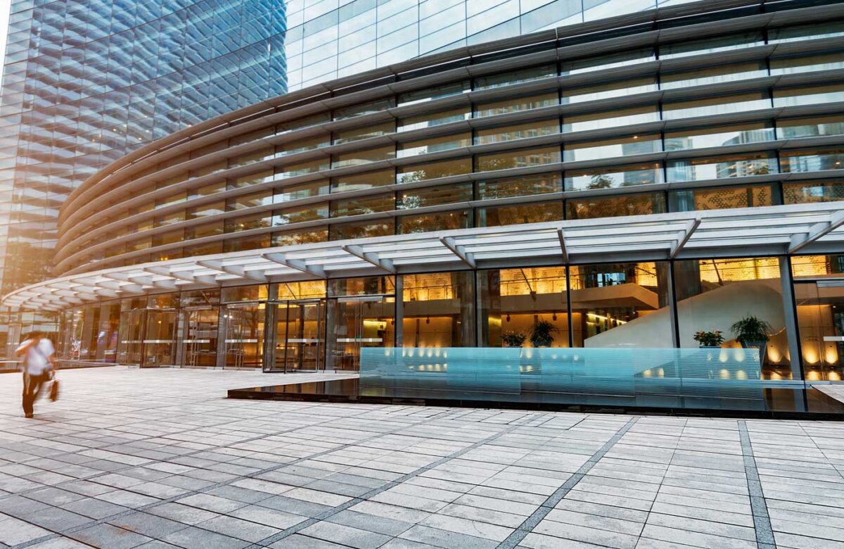 Financial Institution Migration with Zero Downtime